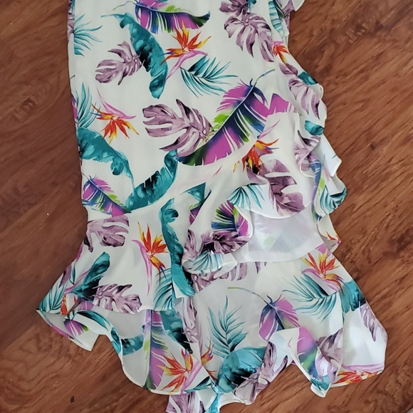 Dress - Picture 5 of 10